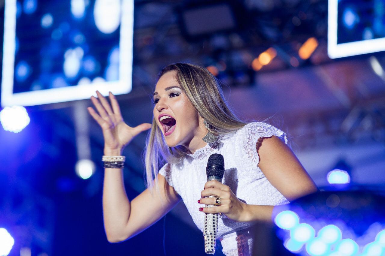 Cantora baiana Izy Monteiro é a atração do aniversário da Zona Noroeste
