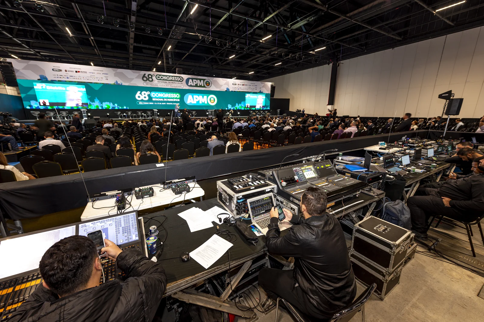 CAPE Eventos é responsável pela estrutura e montagem do maior congresso de municípios da América Latina
