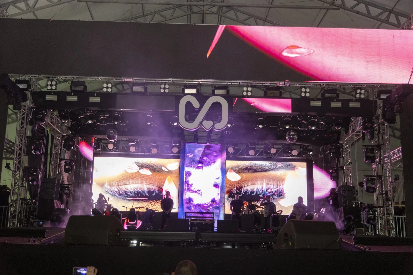 Público em show de aniversário de Cubatão pela Cape Eventos
